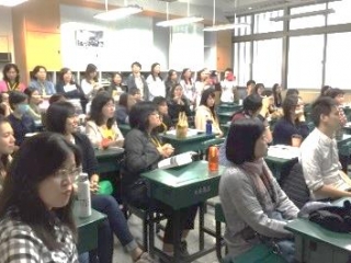 29本校教師於臺北市高中特色課程博覽會分享三門課程，獲熱烈的迴響